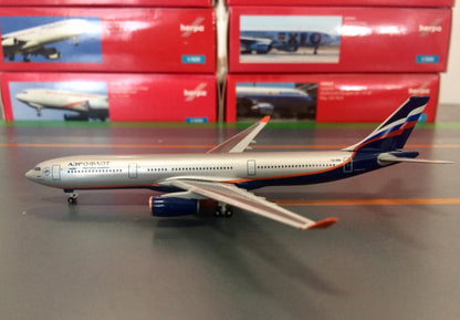 1:500 Herpa SU AIRBUS A330-300 Passenger Airplane Diecast Aircraft Model