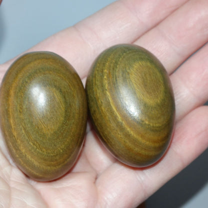 2 PCS Green Sandalwood Hand Exercise Balls Massage Health Care Worry Beads