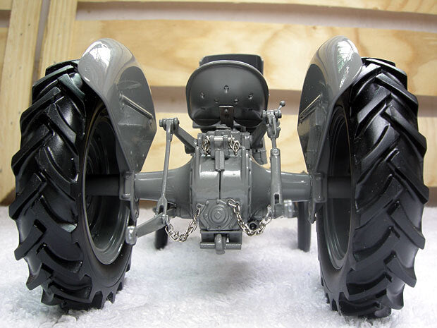 1:16 UH Ferguson TEA-20 Tractor Construction Farm Machine Diecast Model
