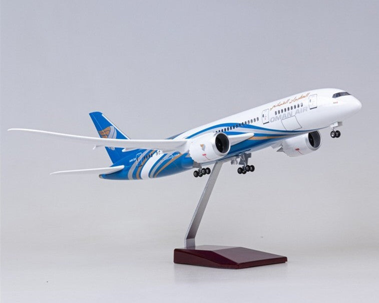 1:130 43CM OMAN AIR BOEING 787 Passenger Airplane Landing Gear Resin Plane Model