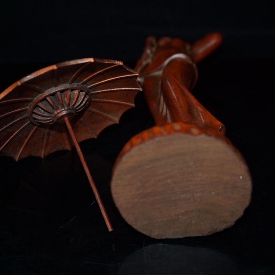 Ornament Boxwood carving Chinese traditional beauty holding umbrella girl statue