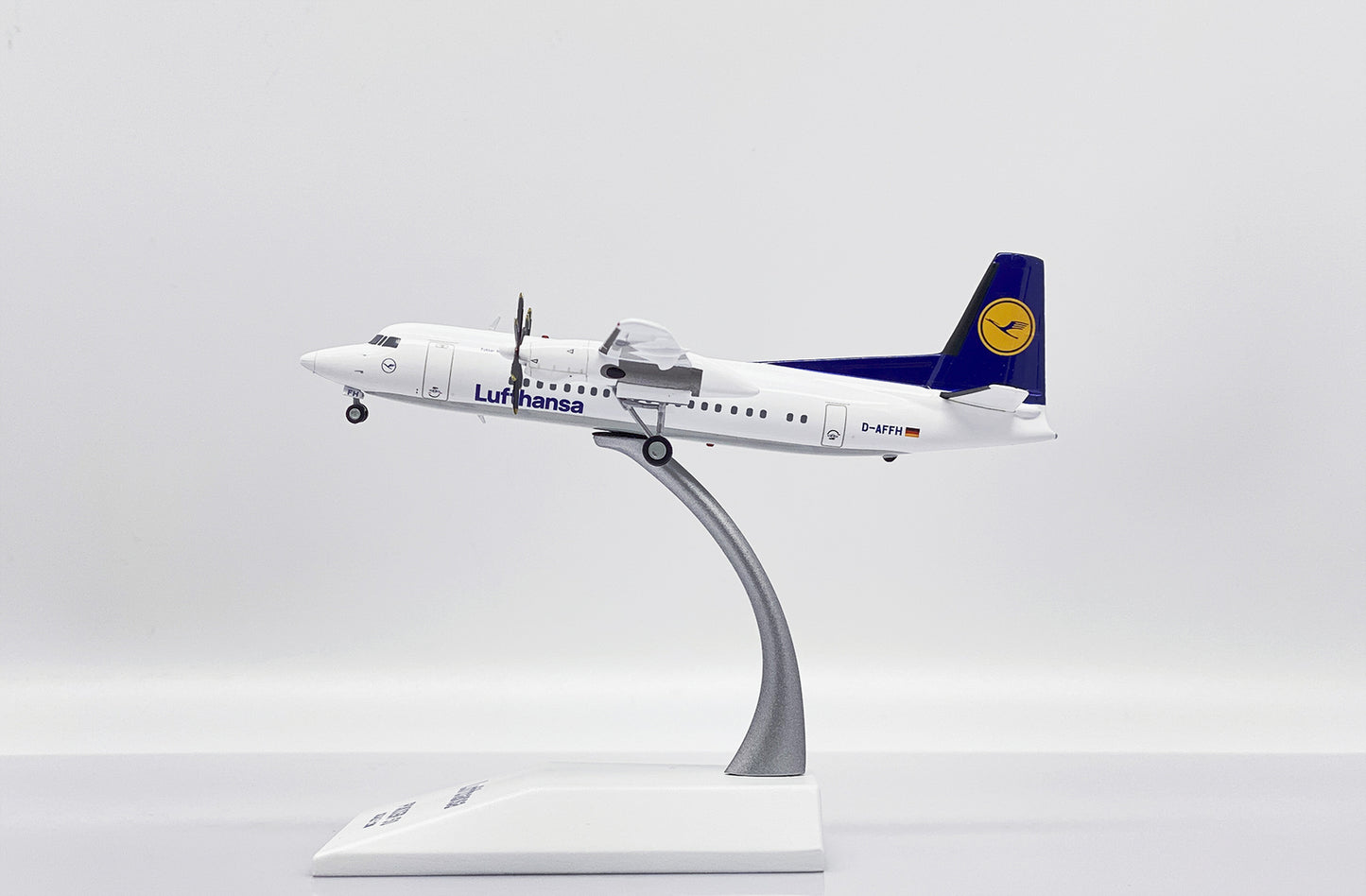 1:200 JC Wings Lufthansa FOKKER 50 Passenger Aircraft Diecast Airplane Model