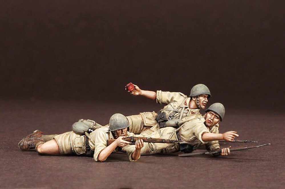 1:35 resin figure model 3 soldiers Unassembled Unpainted