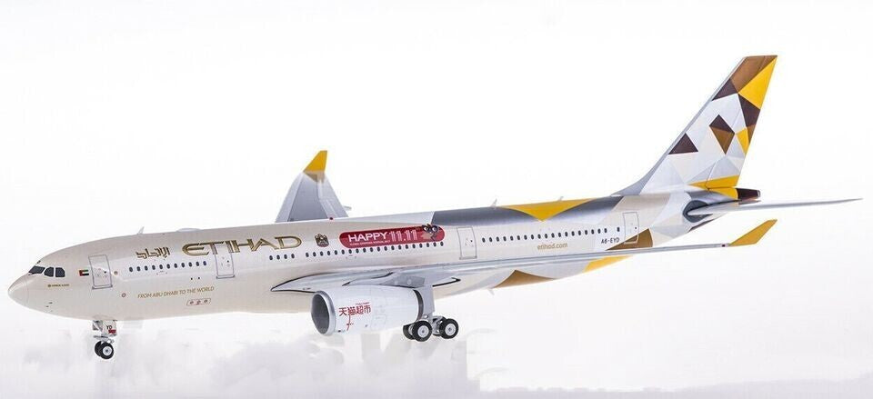 1:200 30CM Phoenix ETIHAD AIRWAYS AIRBUS A330-200 Passenger Plane Diecast Model