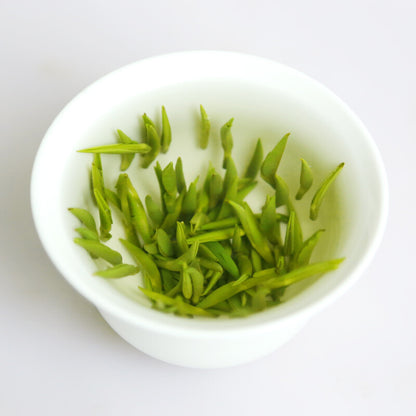LEPINLECHA Ming Qian Silver Jar Que She Sparrow's Tongue Chinese Green Tea 100g