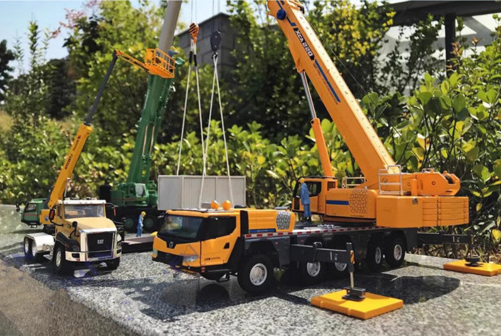 XCMG 1:50 XCA220 All Terrain Crane Construction Machine Vehicle Diecast Model