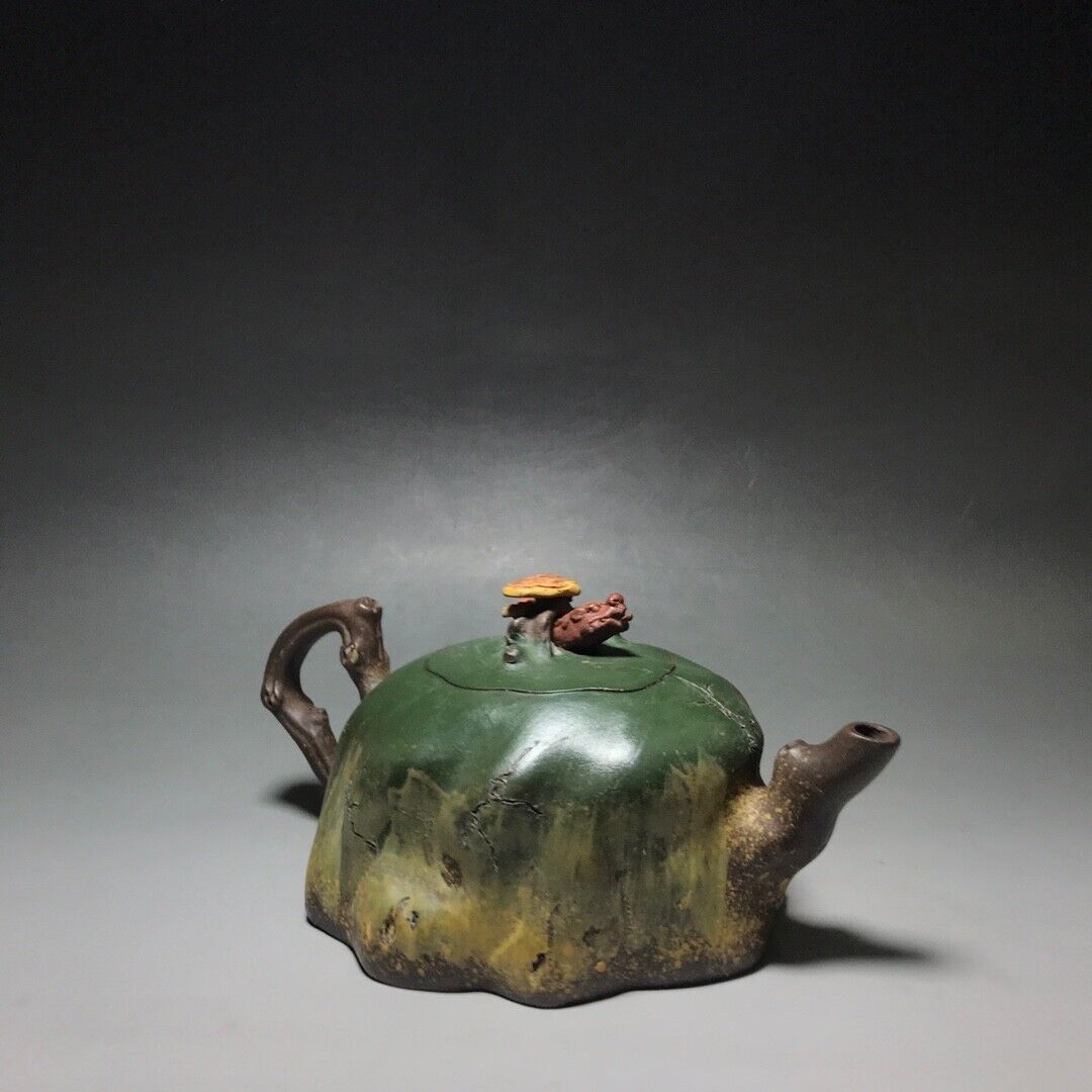Chinese Yixing Zisha Clay Handmade Exquisite Teapot （藏龙卧虎 底款：汪寅仙）