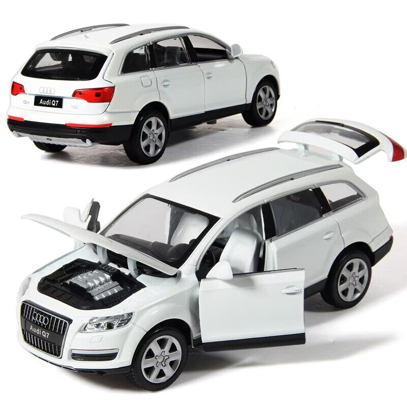 1:32 Audi Q7 SUV Diecast Model Car Toy Vehicles Car Sound Light Collection Gift