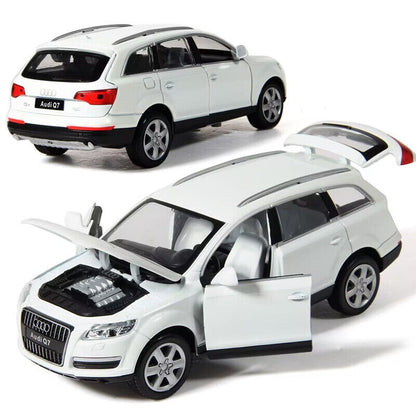 1:32 Audi Q7 SUV Diecast Model Car Toy Vehicles Car Sound Light Collection Gift