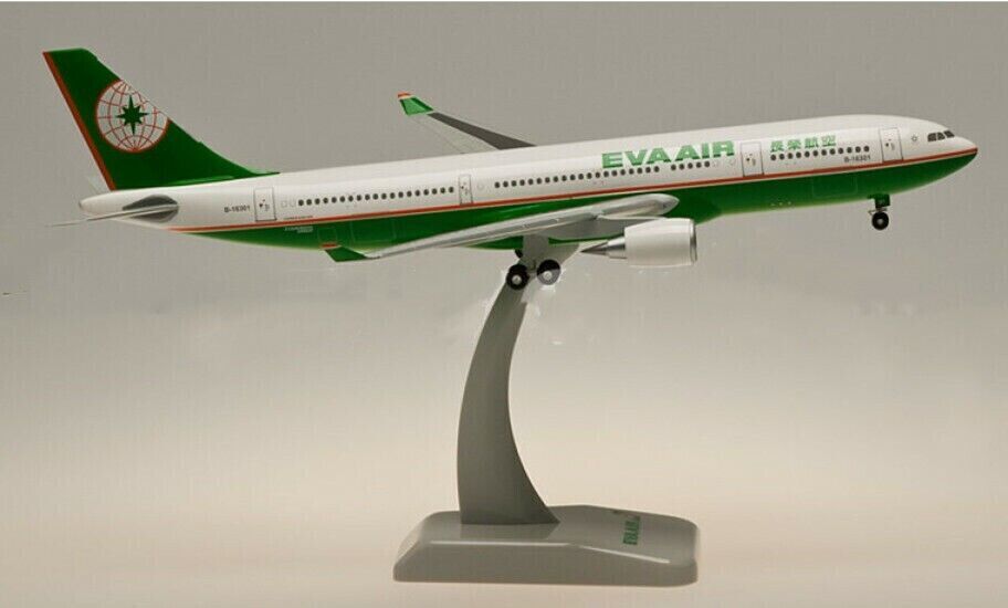 1:200 30CM Hogan EVA AIR AIRBUS A330-200 Passenger Airplane ABS Plastic Model