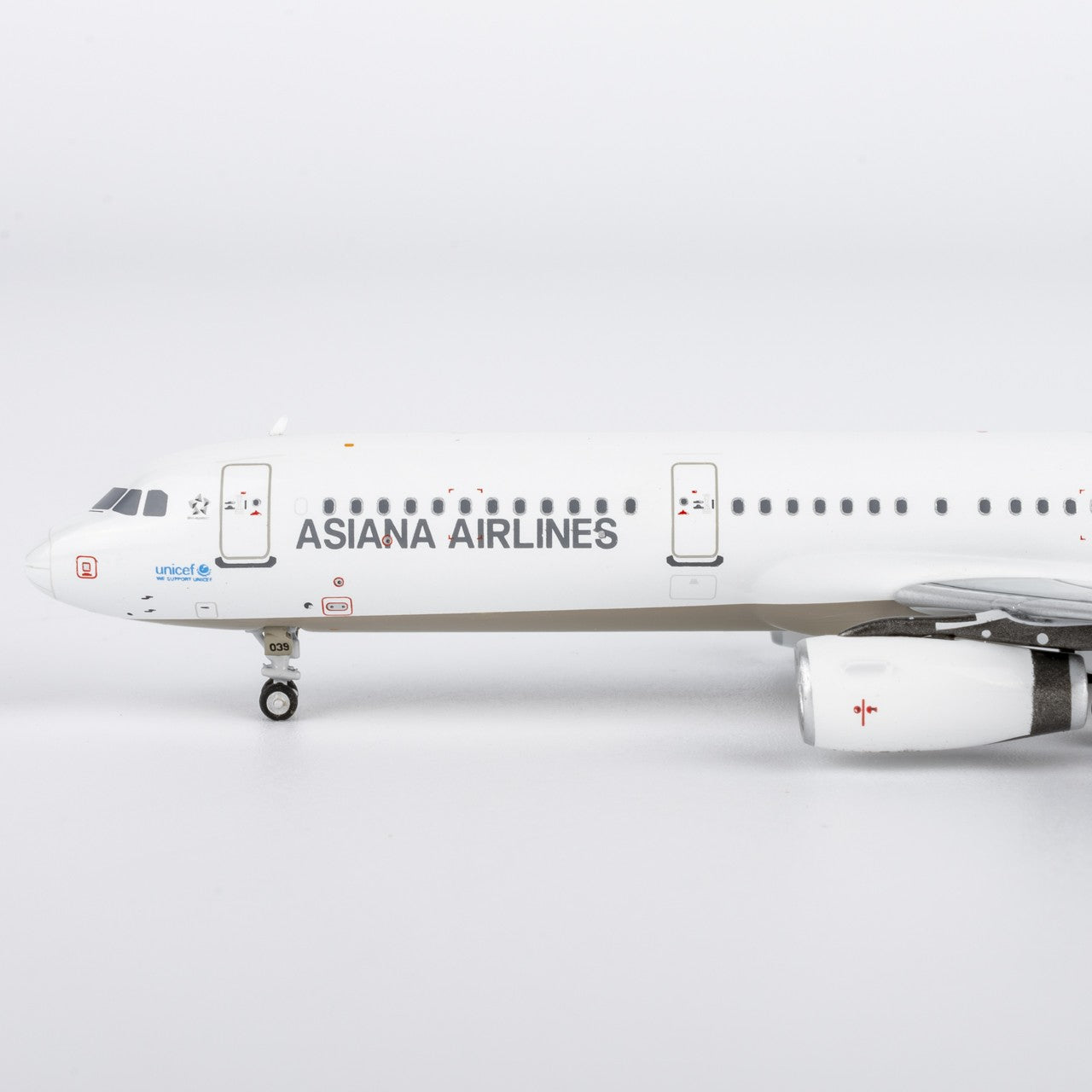 1:400 NGmodels Asiana Airbus A321 HL8039 Passenger Airplane Diecast Plane Model