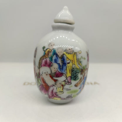 Chinese Vintage Porcelain Snuff Bottles Exquisite Painted Figure Pattern buddha