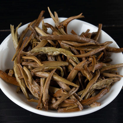 100g Yunnan White Tea Cake Bai Hao Yin Zhen Small Cake Pure Bud Head Tea