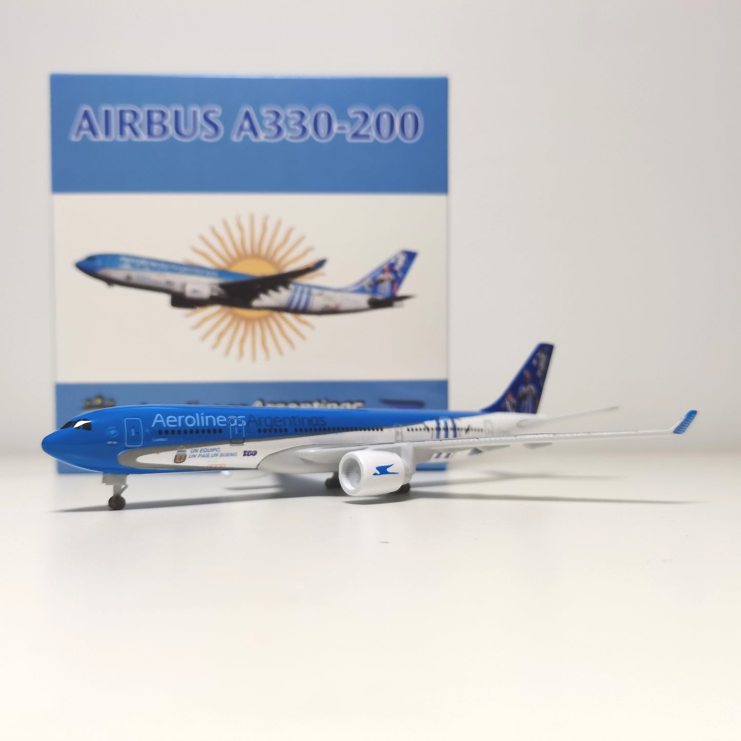 20CM Aerolineas Argentinas AIRBUS A330-200 Passenger Airplane Diecast Model