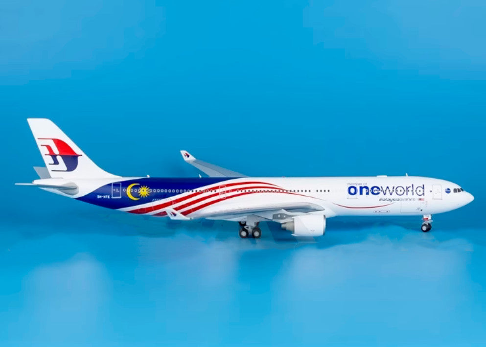 1:200 32CM JC Wings Malaysia Airlines AIRBUS A330-300 Airplane Diecast Model