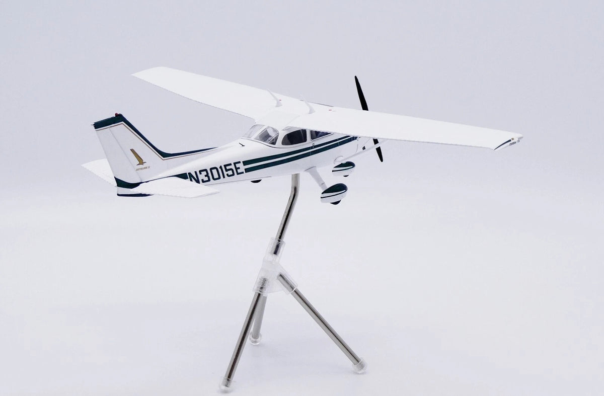 1:400 JC Wings Qantas Cessna 172 N3015E Passenger Airplane Diecast Plane Model