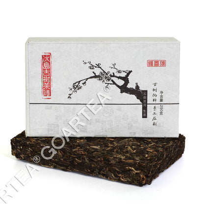 2011 250g Yunnan Puer Puerh Tea Mengku Iceland Ancient Tree Raw Brick Pu'er Tea-