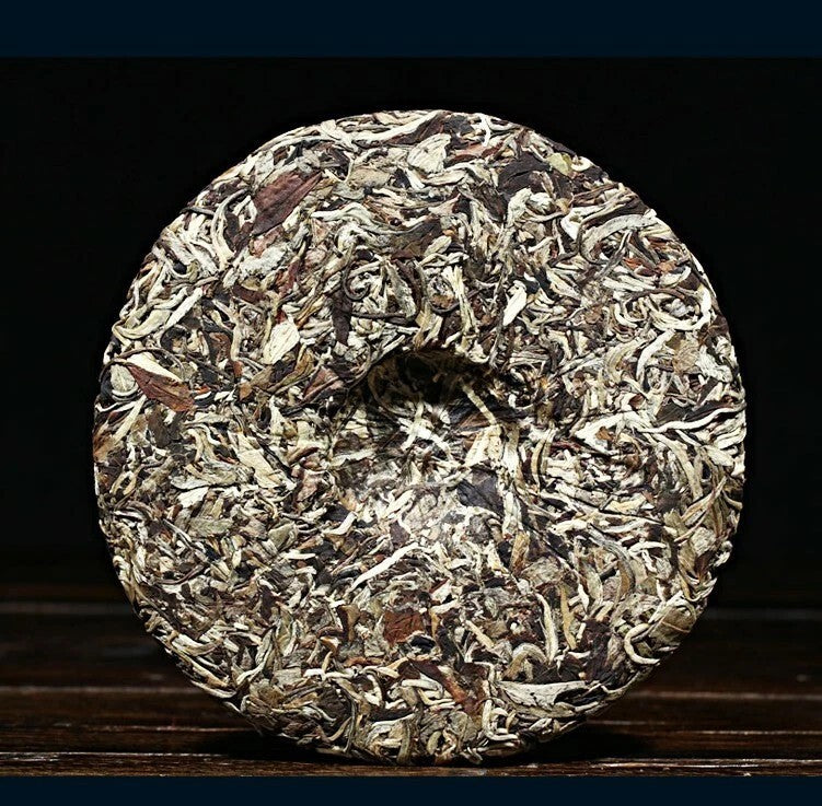Yunnan White Buds Raw Ancient Tree UnCooked Pu erh Tea,Moon light puer Cake 357g