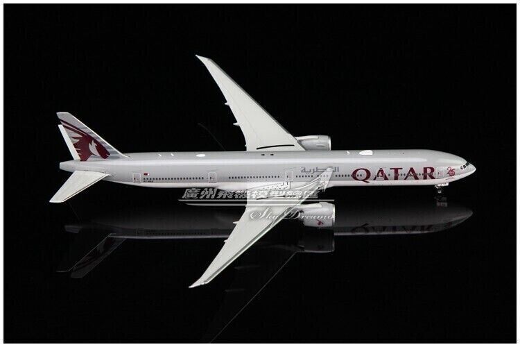 1:400 Phoenix QATAR BOEING 777-300ER Passenger Airplane Diecast Aircraft Model