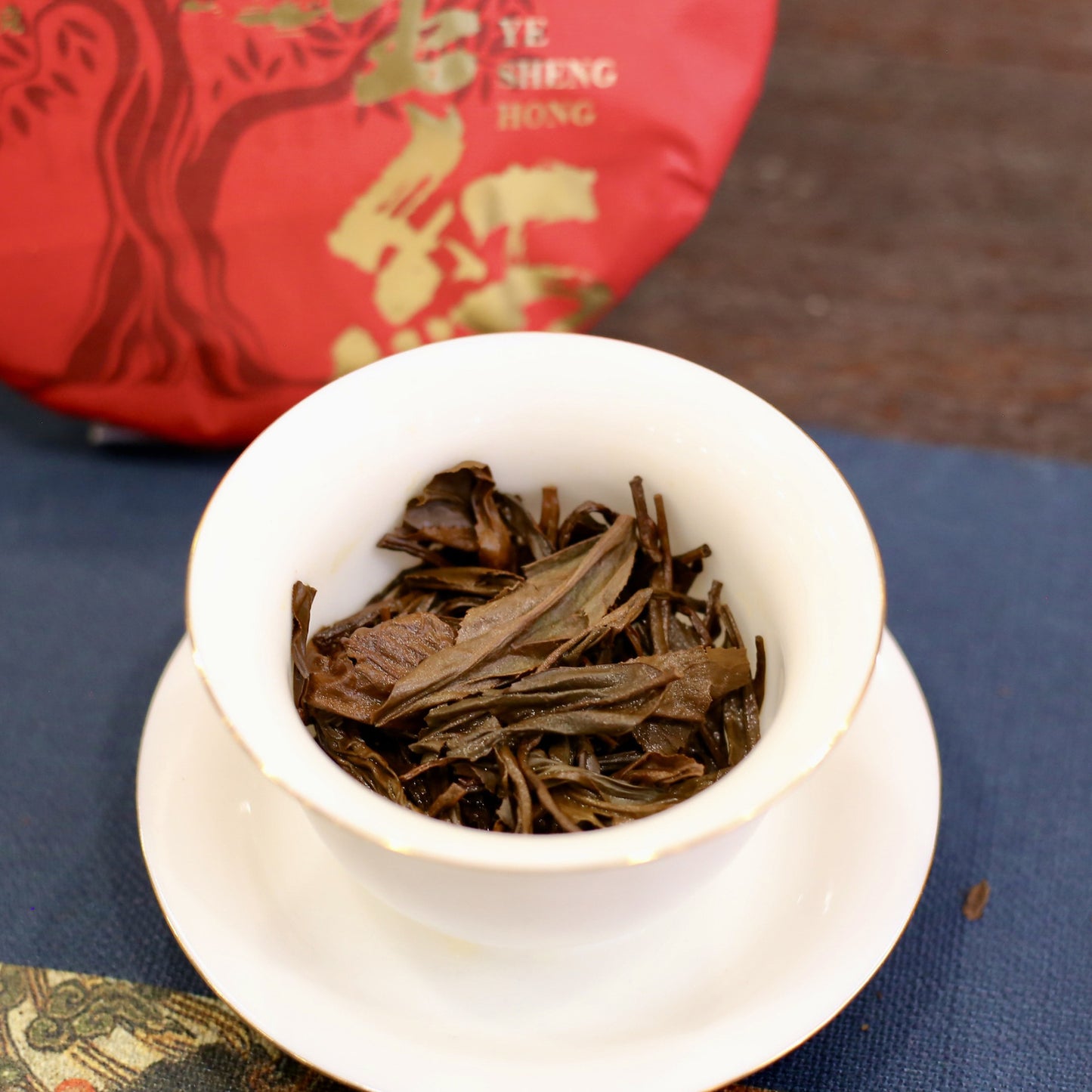 Yunnan Dianhong Fengqing Black Tea 357g Wild Ancient Tree Black Tea Cake Tea