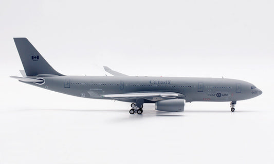 1:200 30CM InFlight Canada AIRBUS CC-330 HUSKY Aeroplane Diecast Aircraft Model