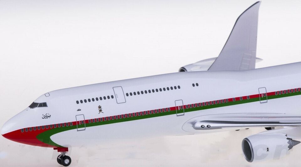 1:200 38CM Hogan Oman BOEING 747-8 Passenger Airplane ABS Plastic Aircraft Model
