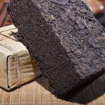 Cooked tea Brick tea 500g Pu'er Tea Icelandic ancient tree cooked tea brick