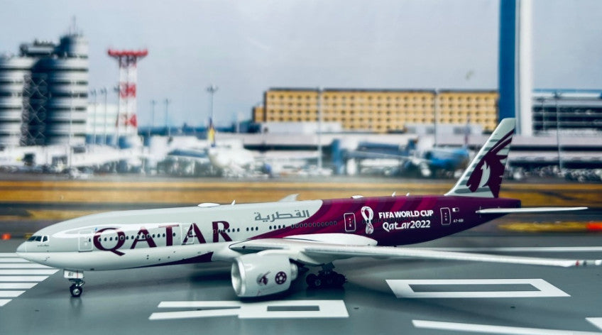 1:400 Phoenix QATAR BOEING 777-200LR Passenger Airplane Diecast Aircraft Model