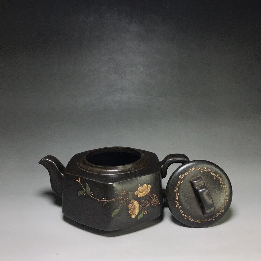 Chinese Yixing Zisha Clay Handmade Exquisite Teapot （六方 底款：如图）