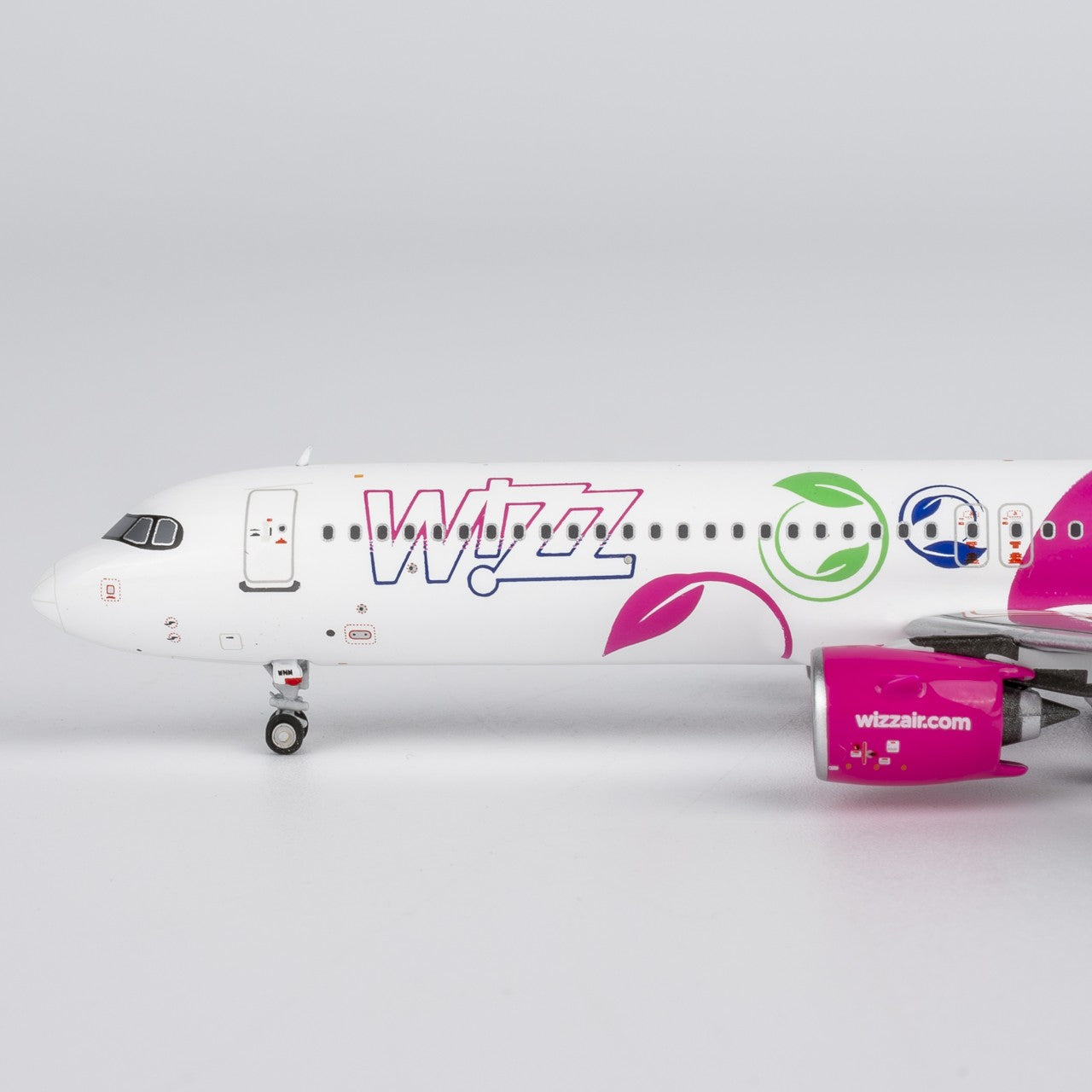 1:400 NGmodels Wizz Air Airbus A321neo Passenger Airplane Diecast Plane Model