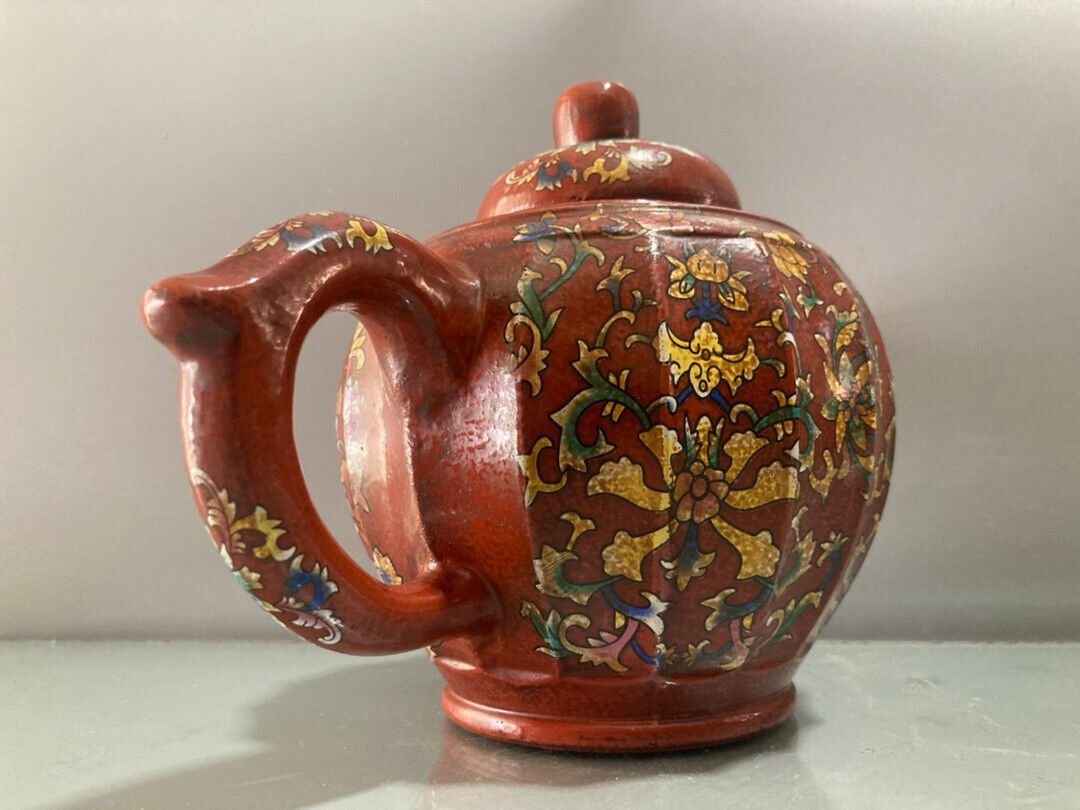 Chinese Yixing Zisha Clay Handmade Exquisite Teapot （紫砂彩绘壶）