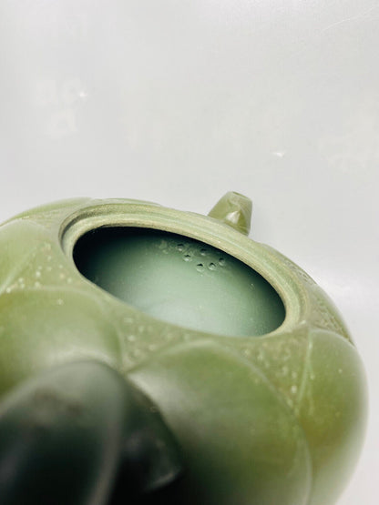 Chinese Yixing Zisha Clay Handmade Exquisite Teapot（ 莲子青蛙壶 底款：蒋蓉）