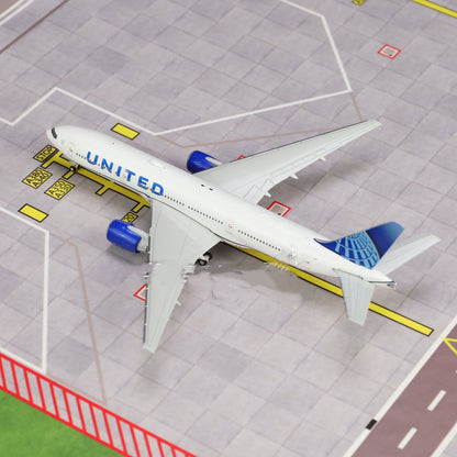 1:400 Geminijets United Airlines Boeing 777-200ER N798UA Airplane Diecast Model