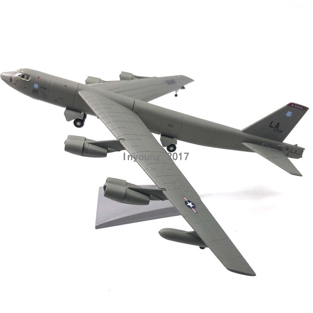 1:200 Boeing B-52 Stratofortress Fighter Plane Model Diecast Airplane Model