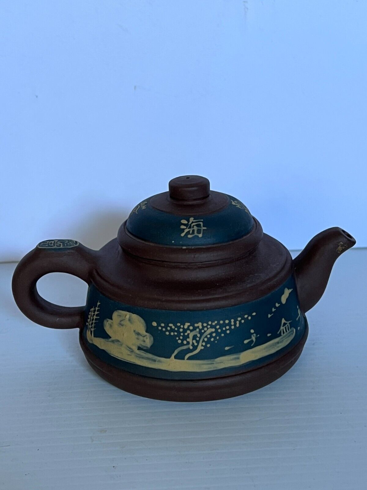 chinese zisha tea pot hand painted