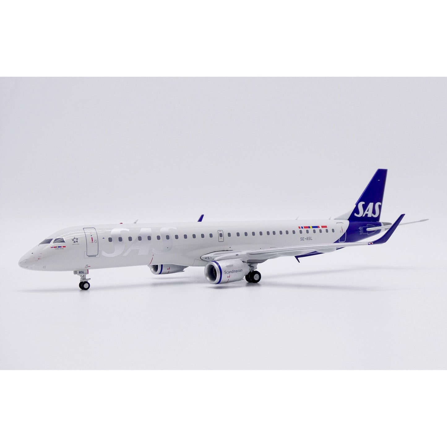 1:200 JC Wings SAS Embraer ERJ-195LR SE-RSL Airplane Diecast Aircraft Model