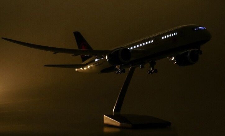 44CM AIR CANADA BOEING 787 Aircraft Led Sound-controlled Light Resin Plane Model