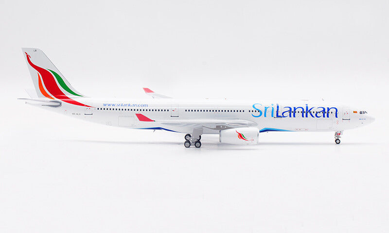 1:200 32CM Retro Models SriLankan AIRBUS A330-300 Airplane Diecast Plane Model