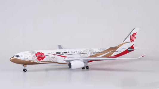 47CM 1:135 AIR CHINA AIRBUS A330 Passenger Airplane Landing Gears Resin Model