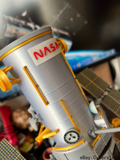 1/72 Scale NASA Hubble Space Telescope HST Static Model Painted