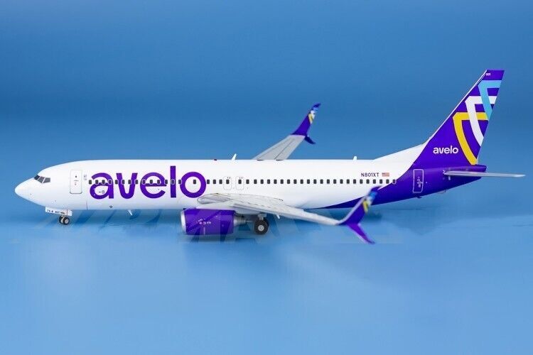 1:200 GeminiJets Avelo BOEING 737-800S Passenger Airplane Diecast Aircraft Model