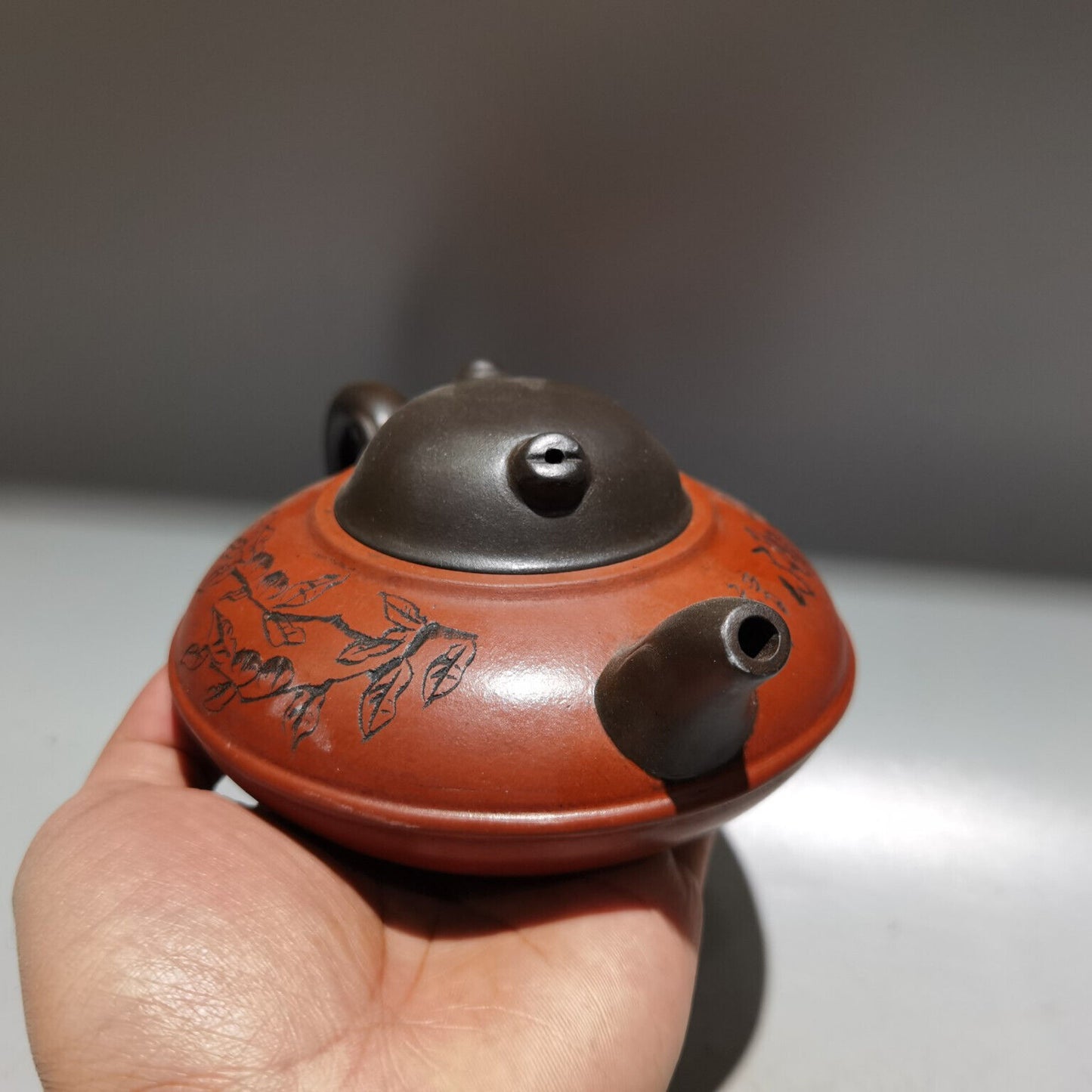 Chinese Yixing Zisha Clay Handmade Exquisite Teapot （厚德载福 低款：周桂珍)