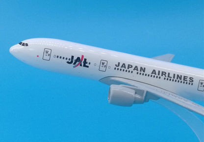16cm JAPAN AIRLINES BOEING 777 Passenger Airplane Diecast Aircraft Plane Model