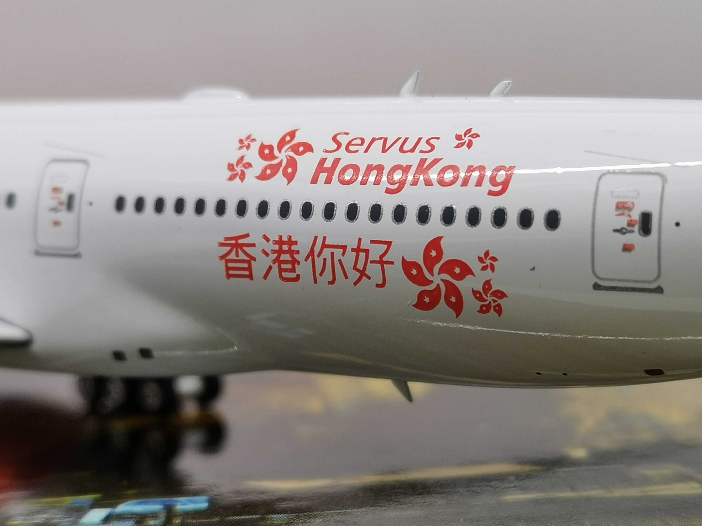 1:400 Phoenix Austrian BOEING B777-200ER Airplane Diecast Aircraft Plane Model