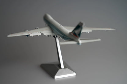 1:400 YY Wings CATHAY PACIFIC CARGO BOEING B747-8F Flap Down Plane Diecast Model