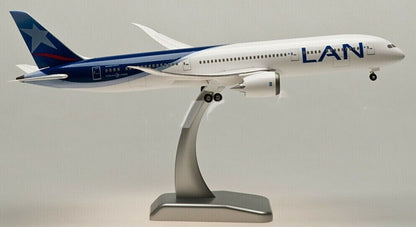 1:200 31CM Hogan LAN BOEING 787-9 Passenger Airplane ABS Plastic Aircraft Model