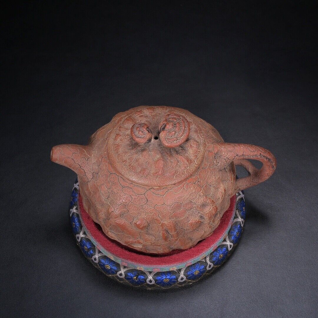 Chinese Yixing Zisha Clay Handmade Exquisite Teapot（供春 底款：裴石民）