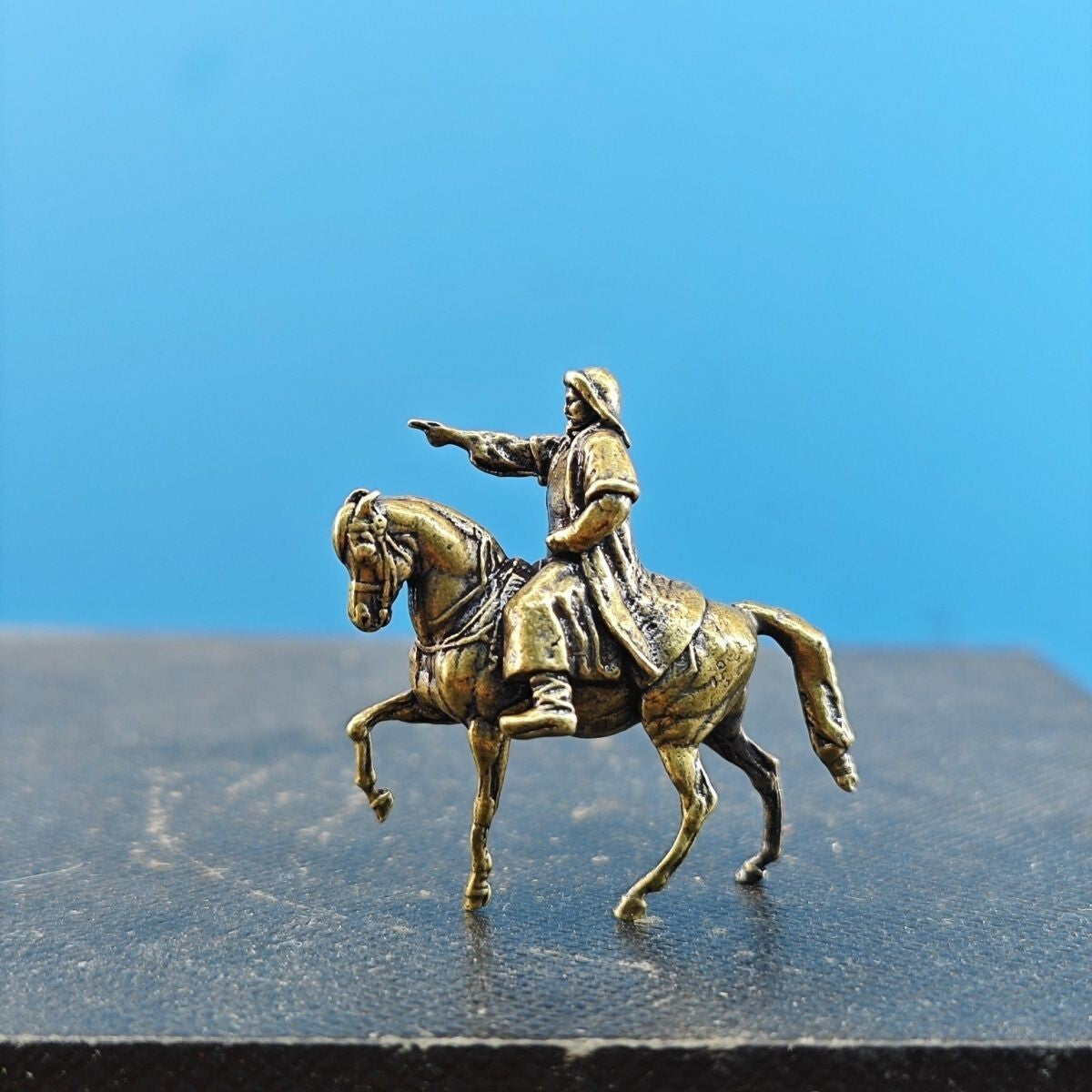 1.1 inch Solid Brass Vintage Genghis Khan Small Statue Rockery Bonsai Ornaments