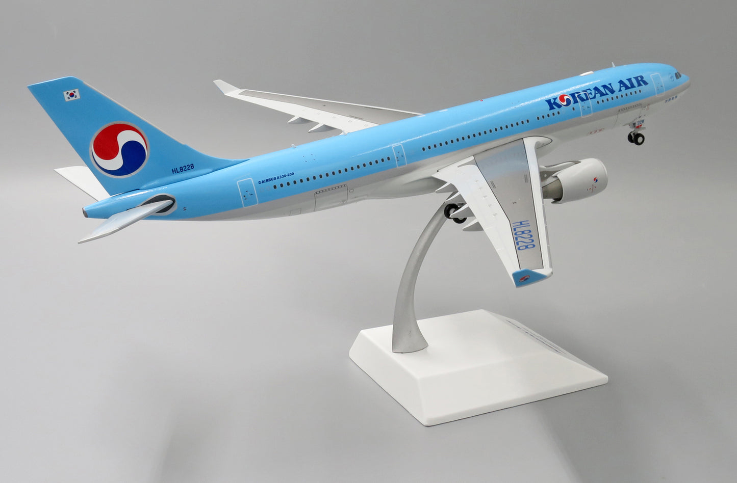 1:200 JC Wings Korean Air Airbus A330-200 Diecast Airplane Aircraft Model