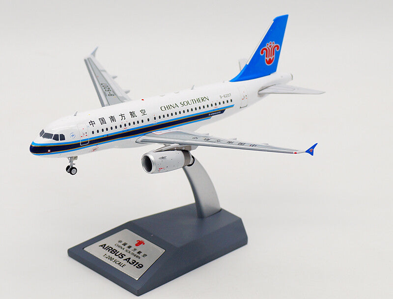 Inflight CHINA SOUTHERN AIRLINES AIRBUS A319 B-6207 1/200 diecast model aircraft